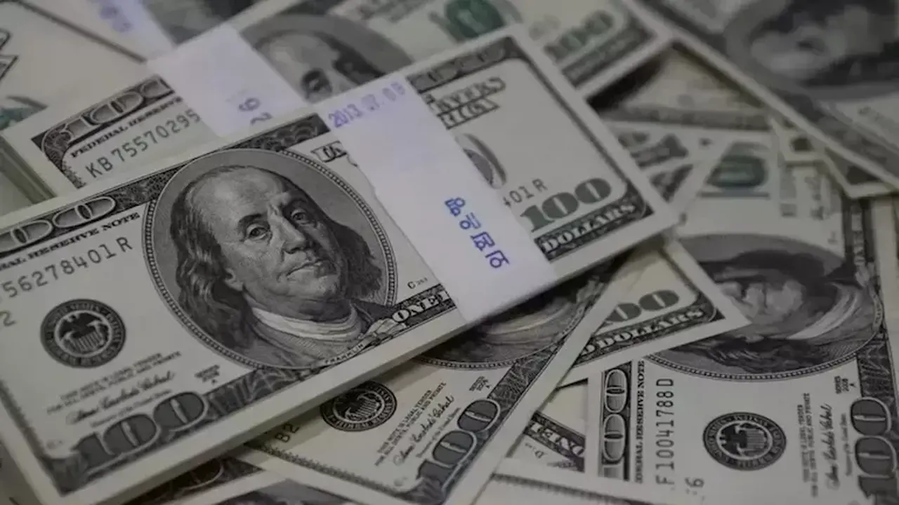 تحديثات جديدة.. تراجع سعر الدولار مقابل الجنيه في بنكين ببداية تعاملات الثلاثاء
